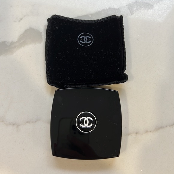 Chanel face powder - Picture 3 of 4